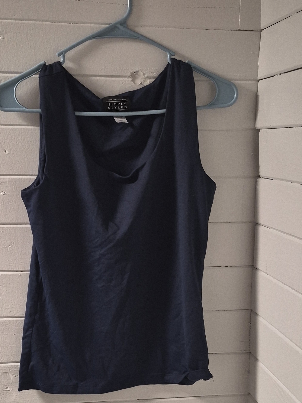 Simply Styled Navy Scoop Neck Tank Top